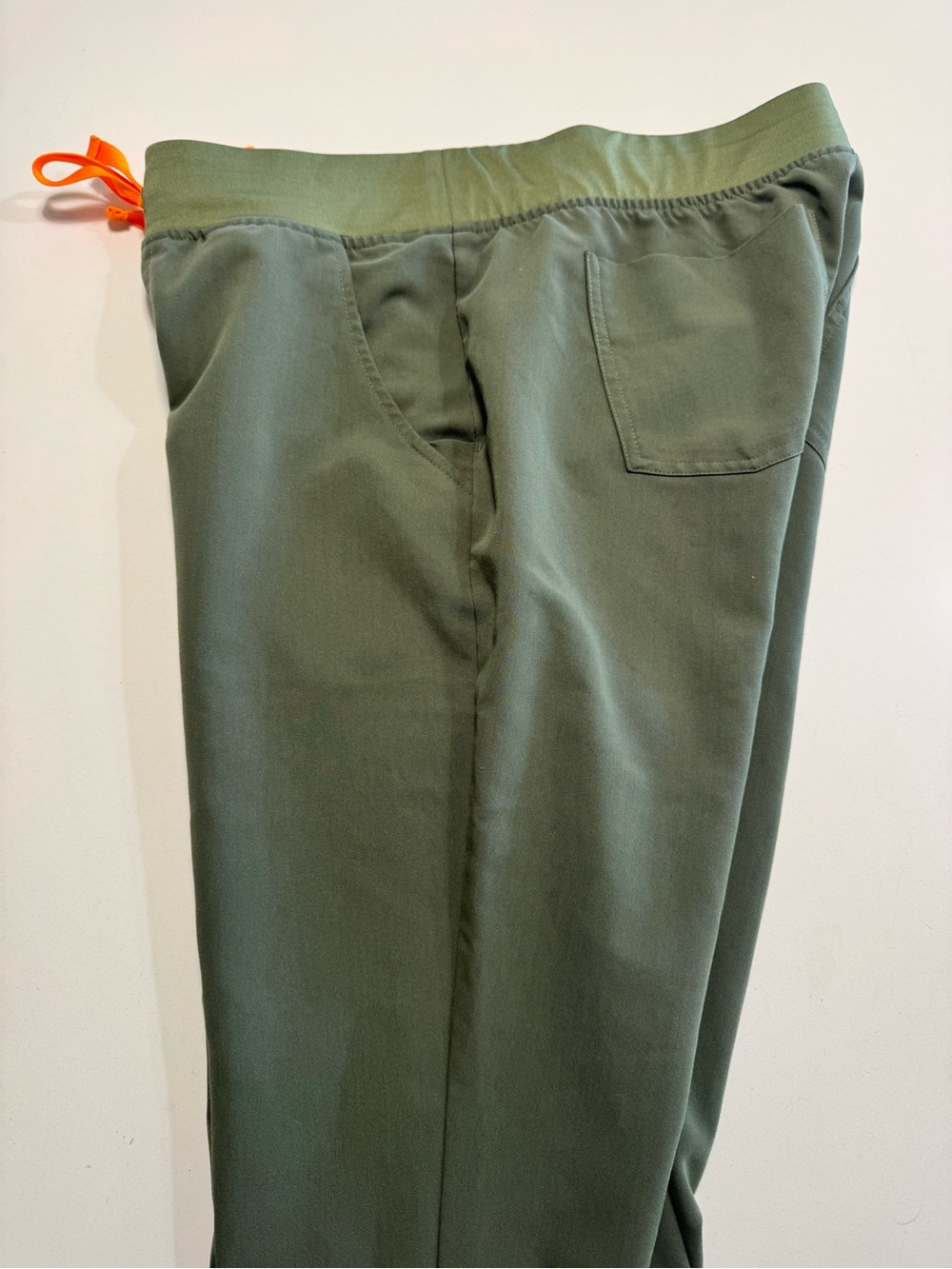 FIGS Zamora Petite Jogger Scrub Pants Hunter Green Women Size Medium - Picture 4 of 10